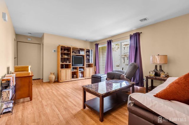 231 Atlantic Street 39, Keyport, NJ 07735