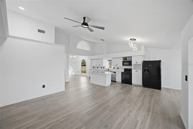 6302 SILVER OAKS DRIVE, Zephyrhills, FL 33542