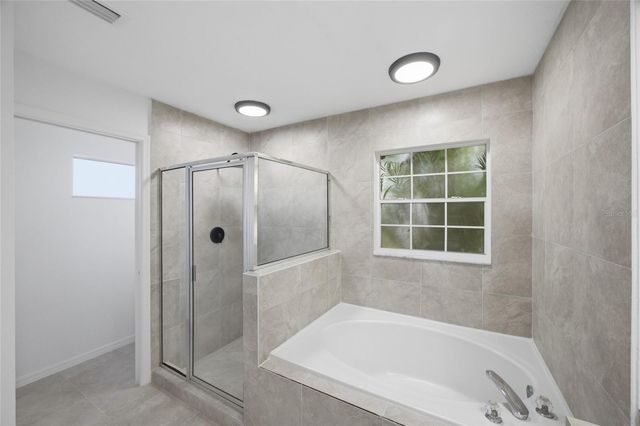 6302 SILVER OAKS DRIVE, Zephyrhills, FL 33542