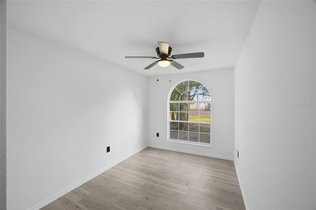 6302 SILVER OAKS DRIVE, Zephyrhills, FL 33542