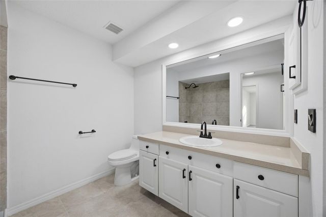 6302 SILVER OAKS DRIVE, Zephyrhills, FL 33542