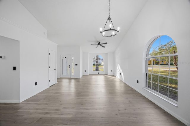 6302 SILVER OAKS DRIVE, Zephyrhills, FL 33542