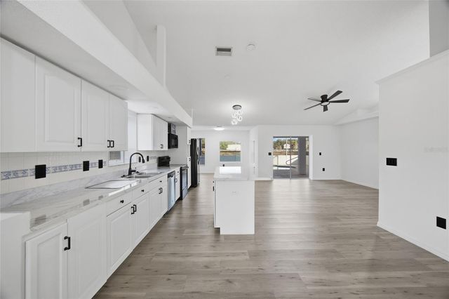 6302 SILVER OAKS DRIVE, Zephyrhills, FL 33542