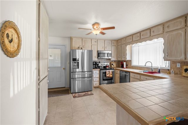 532 Whispering Oaks Drive, Copperas Cove, TX 76522