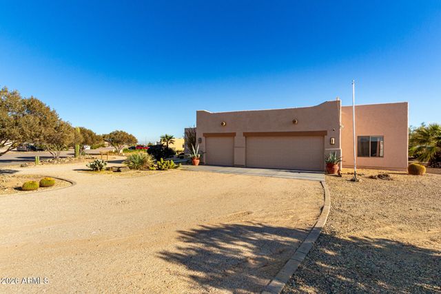 25617 W QUAILS NEST Lane, Wittmann, AZ 85361