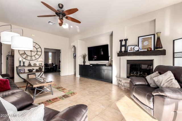 25617 W QUAILS NEST Lane, Wittmann, AZ 85361