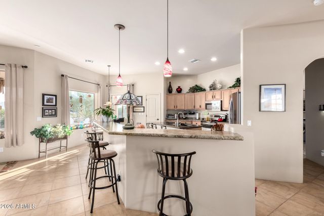 25617 W QUAILS NEST Lane, Wittmann, AZ 85361