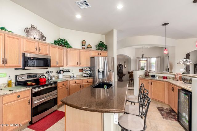 25617 W QUAILS NEST Lane, Wittmann, AZ 85361