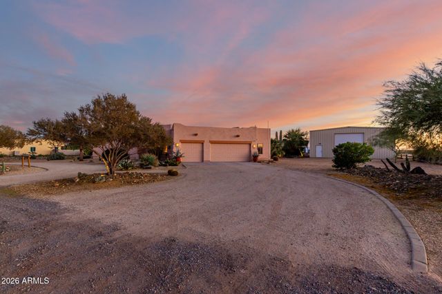 25617 W QUAILS NEST Lane, Wittmann, AZ 85361