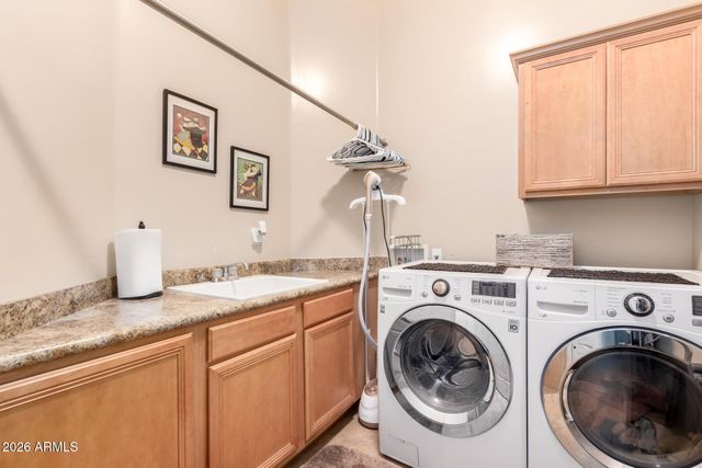 25617 W QUAILS NEST Lane, Wittmann, AZ 85361