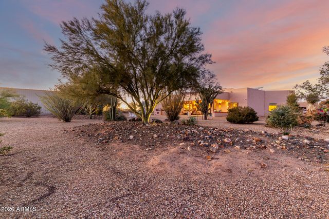 25617 W QUAILS NEST Lane, Wittmann, AZ 85361
