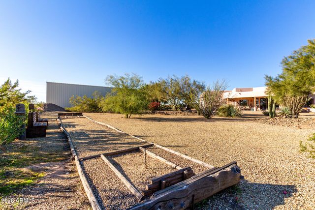 25617 W QUAILS NEST Lane, Wittmann, AZ 85361