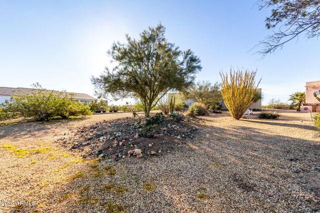 25617 W QUAILS NEST Lane, Wittmann, AZ 85361