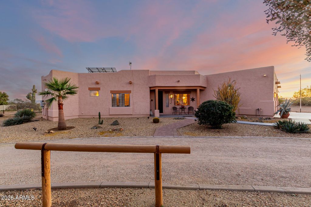 25617 W QUAILS NEST Lane, Wittmann, AZ 85361