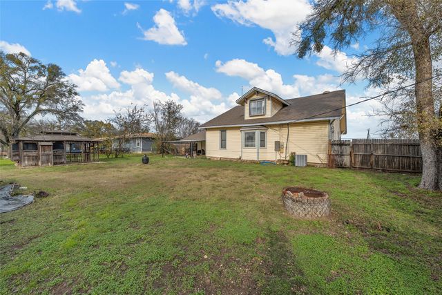 306 S Cleveland, Meridian, TX 76665