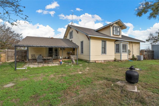 306 S Cleveland, Meridian, TX 76665