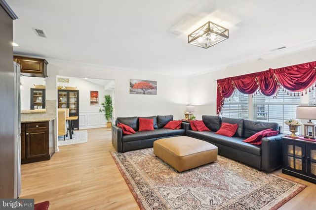 45 NICKELHILL LN, Levittown, PA 19054