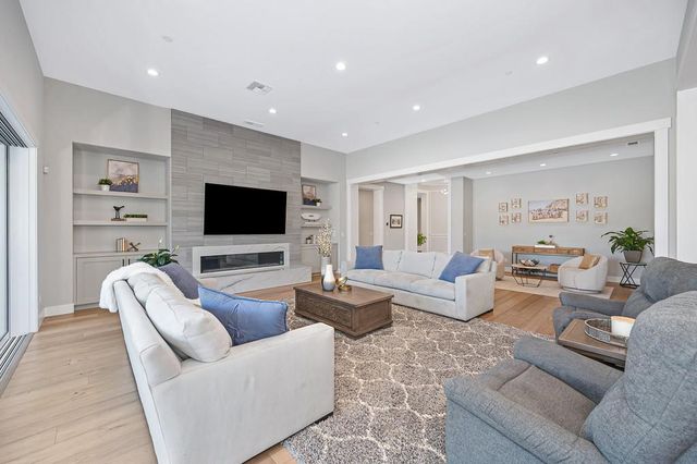 806 Fallen Log Ct, Rocklin, CA 95765