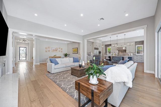 806 Fallen Log Ct, Rocklin, CA 95765