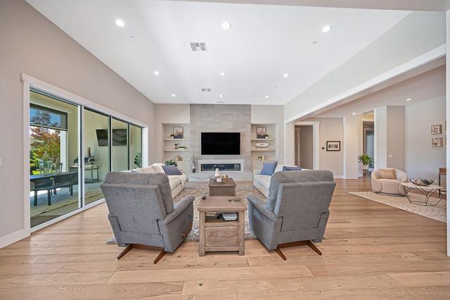 806 Fallen Log Ct, Rocklin, CA 95765