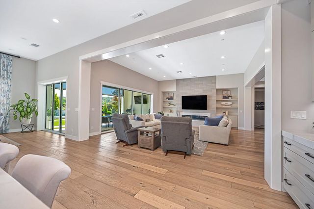 806 Fallen Log Ct, Rocklin, CA 95765