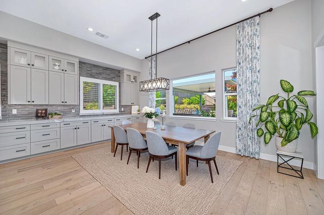 806 Fallen Log Ct, Rocklin, CA 95765