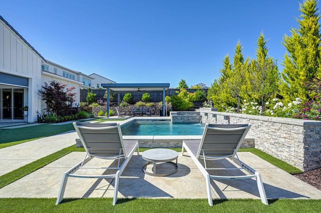 806 Fallen Log Ct, Rocklin, CA 95765