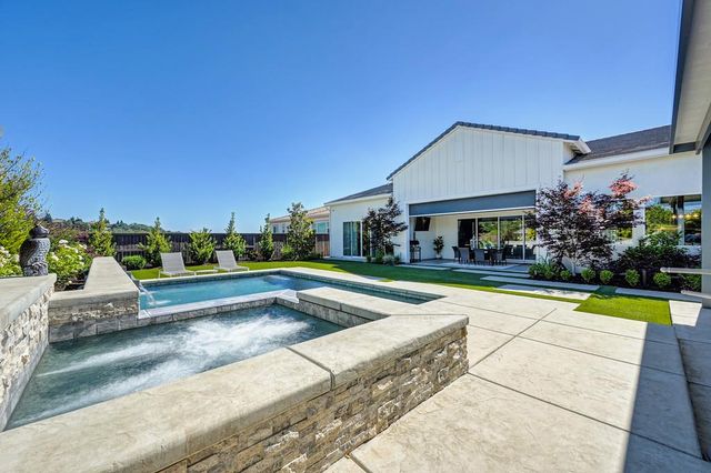 806 Fallen Log Ct, Rocklin, CA 95765
