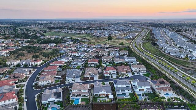 806 Fallen Log Ct, Rocklin, CA 95765