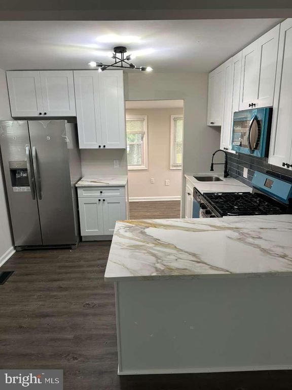 8 VALE PL, Capitol Heights, MD 20743
