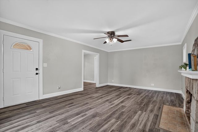 2512 Marigold Avenue, Fort Worth, TX 76111