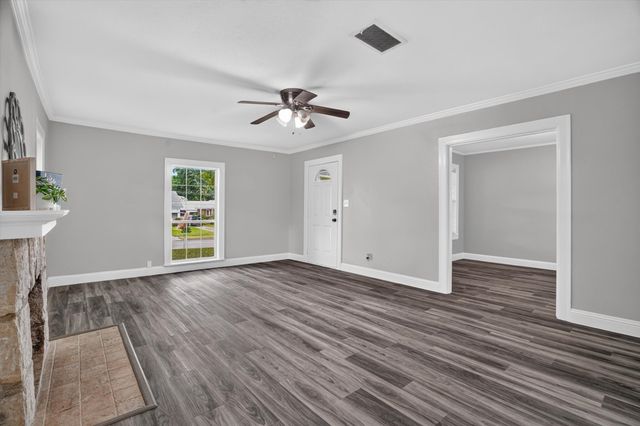 2512 Marigold Avenue, Fort Worth, TX 76111