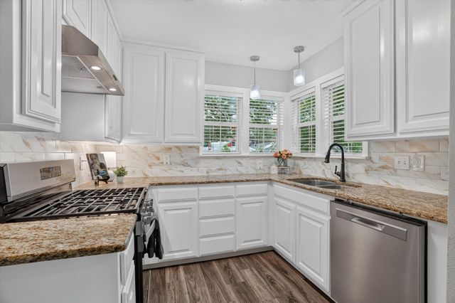 2512 Marigold Avenue, Fort Worth, TX 76111