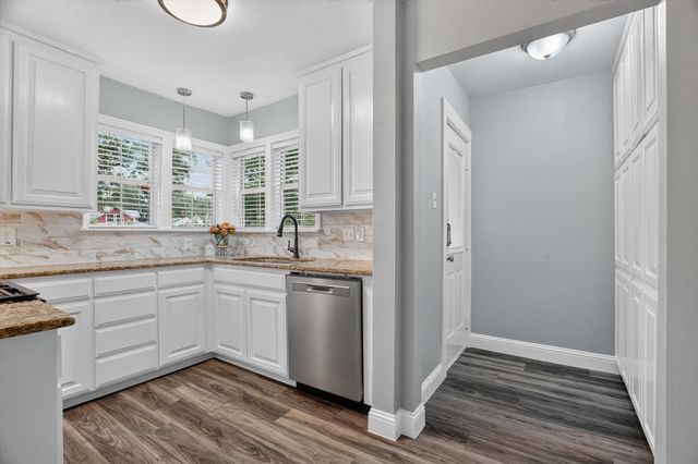 2512 Marigold Avenue, Fort Worth, TX 76111