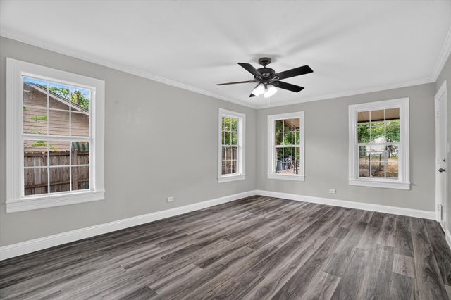2512 Marigold Avenue, Fort Worth, TX 76111