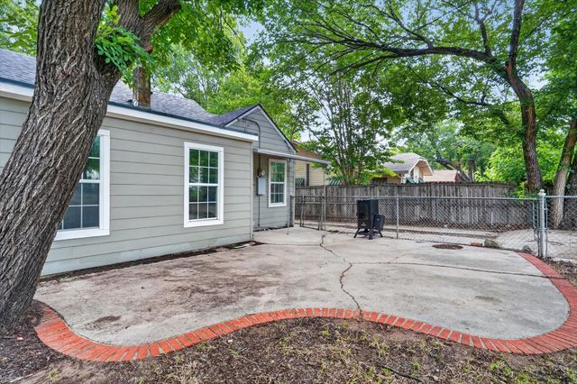 2512 Marigold Avenue, Fort Worth, TX 76111