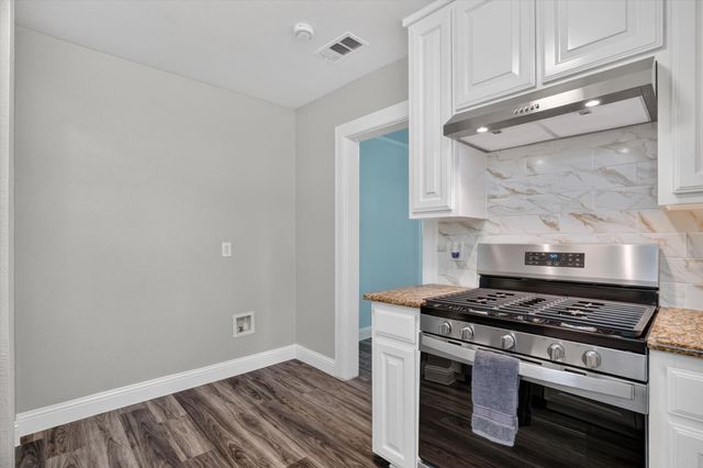2512 Marigold Avenue, Fort Worth, TX 76111