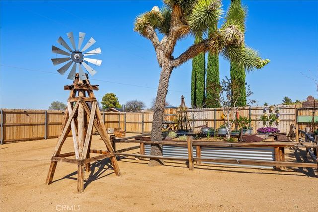 8148 Emerson Avenue, Yucca Valley, CA 92284