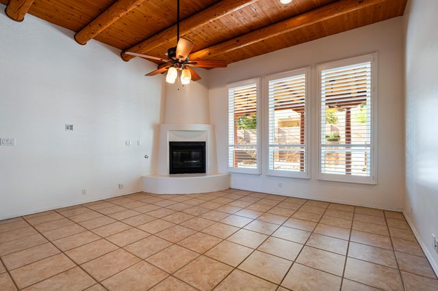 5120 Pyrite Place NW, Albuquerque, NM 87114