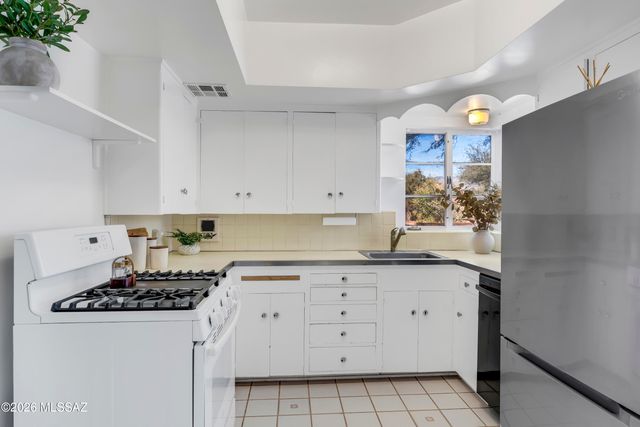 1934 E Mabel Street, Tucson, AZ 85719