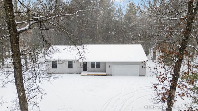 2223 Strand Road, Muskegon, MI 49445
