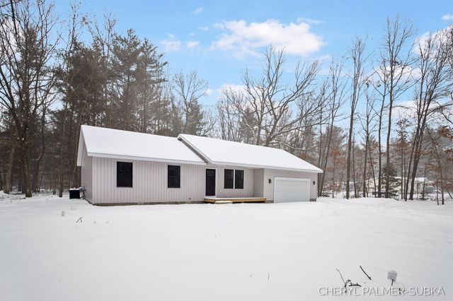 2223 Strand Road, Muskegon, MI 49445