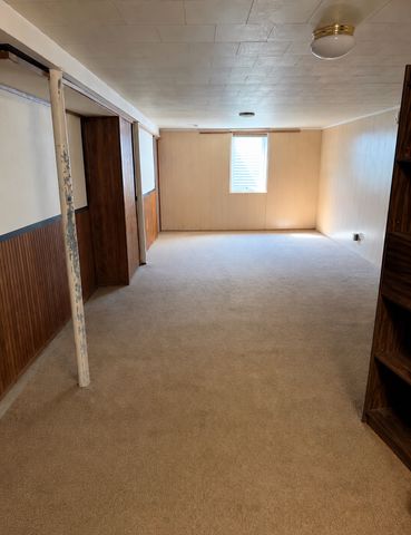 8245 Del Drive N, New Hope, MN 55428