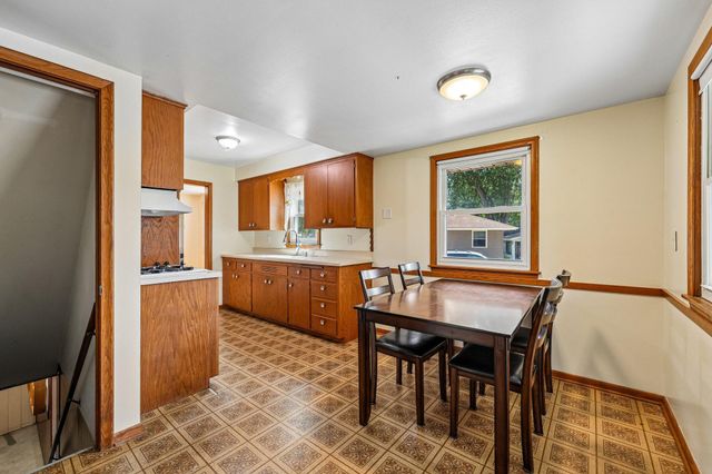 8245 Del Drive N, New Hope, MN 55428