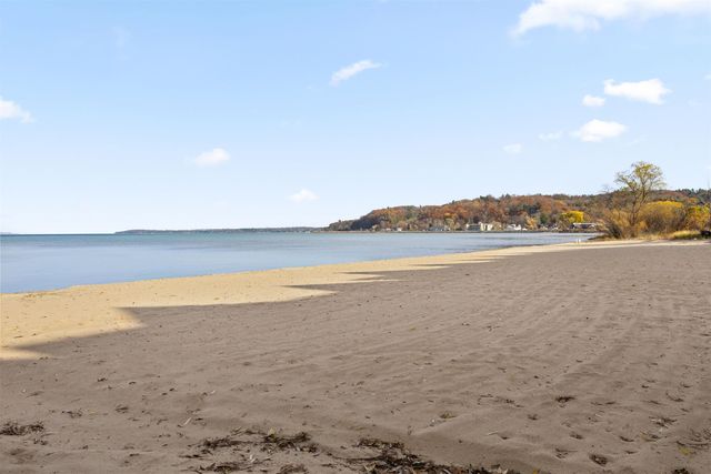 2305 N Us31 203, Traverse City, MI 49686