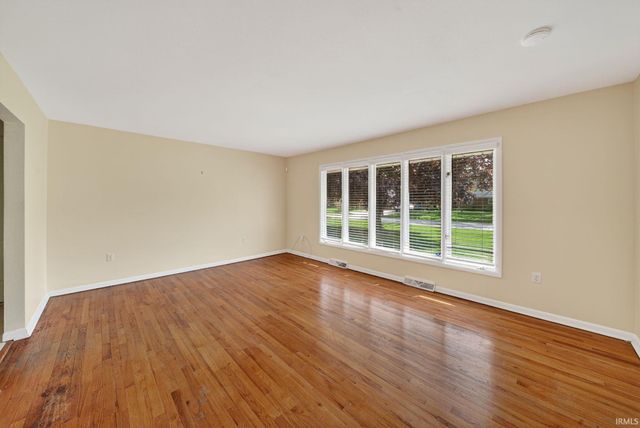 51823 Cheryl Drive, Granger, IN 46530