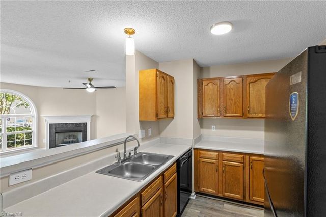 311 Quietwood Drive 311, Winston-salem, NC 27103