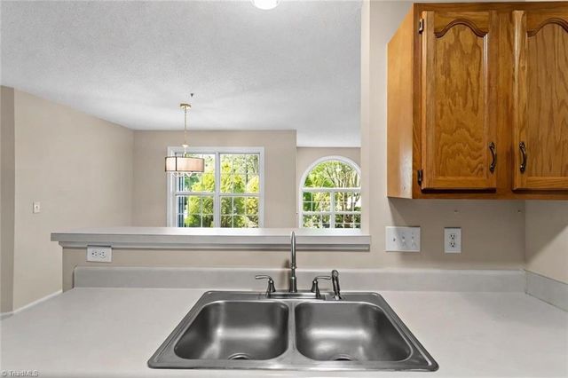 311 Quietwood Drive 311, Winston-salem, NC 27103