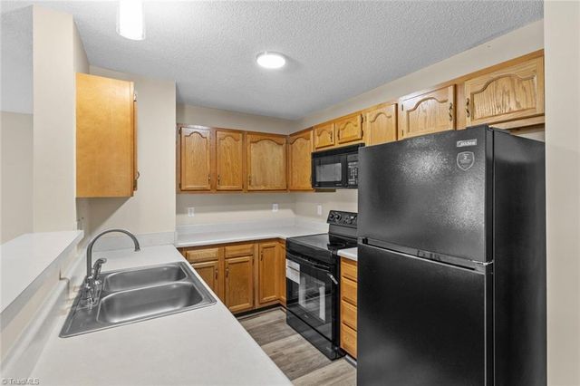 311 Quietwood Drive 311, Winston-salem, NC 27103