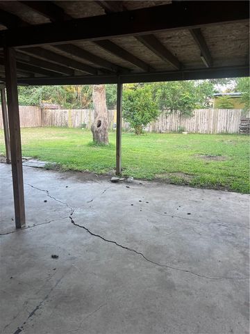 1013 Dolphin Pl, Corpus Christi, TX 78411
